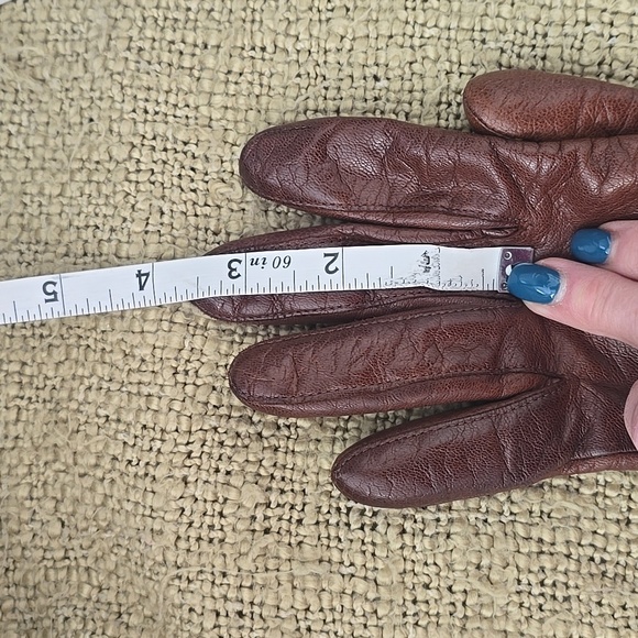 Isotoner Cashmere Lined Brown Leather Gloves with Faux Fur Cuff - Picture 8 of 8